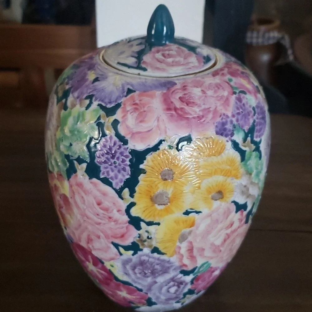 China Old Porcelain Pastel Glaze Golden-green floral Vase